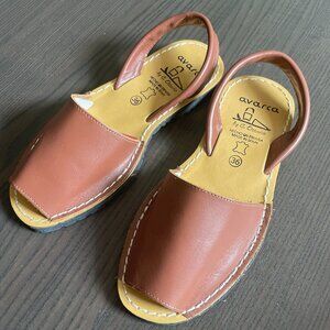 Avarca Brown Leather Pons sandals
